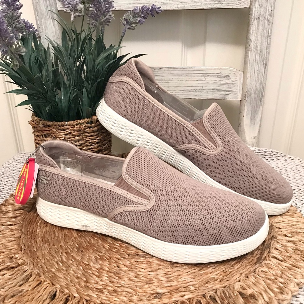 Skechers Go Walk Goga Max Taupe NWT